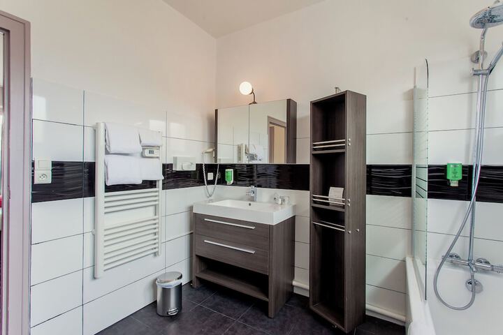 Room 20 of 48