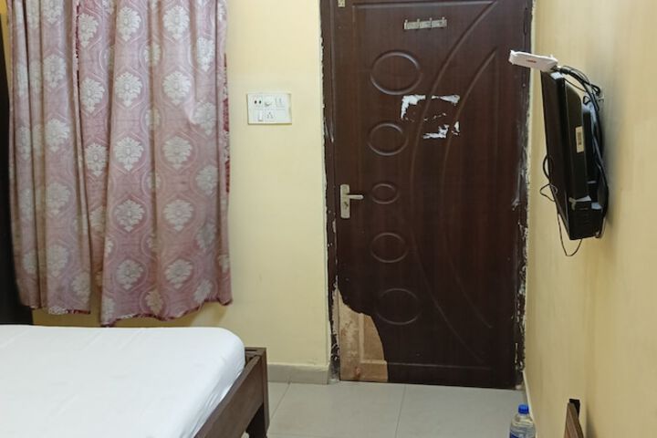 Room 11 of 61