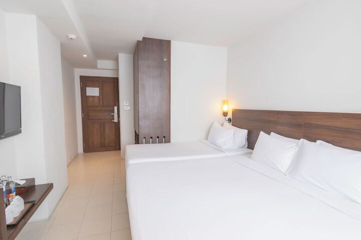 Room 16 of 54