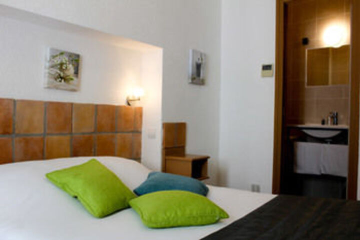 Room 12 of 24