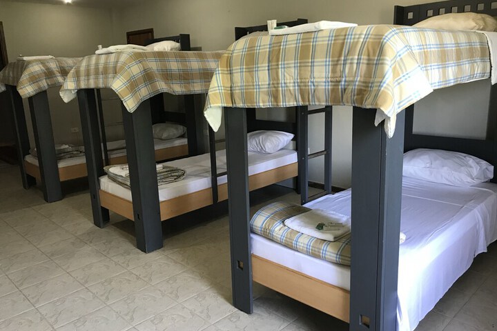 Room 9 of 25