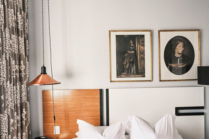 Room 9 of 50