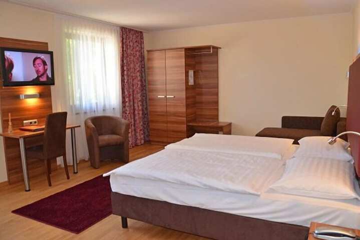 Room 2 of 21
