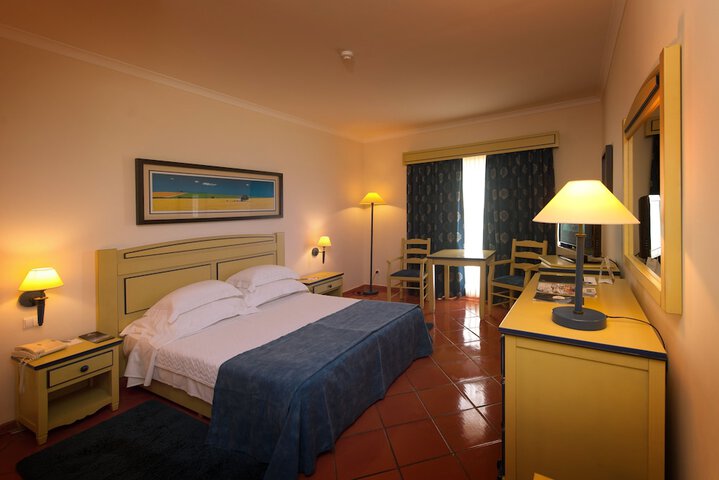 Room 5 of 71