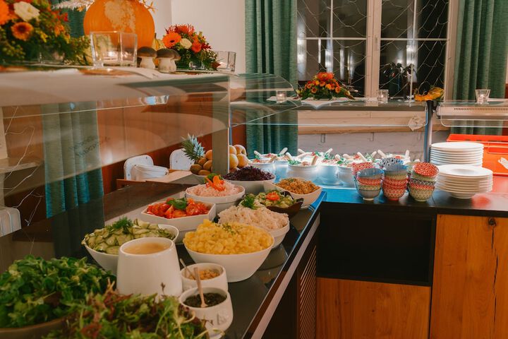 Dining 43 of 67