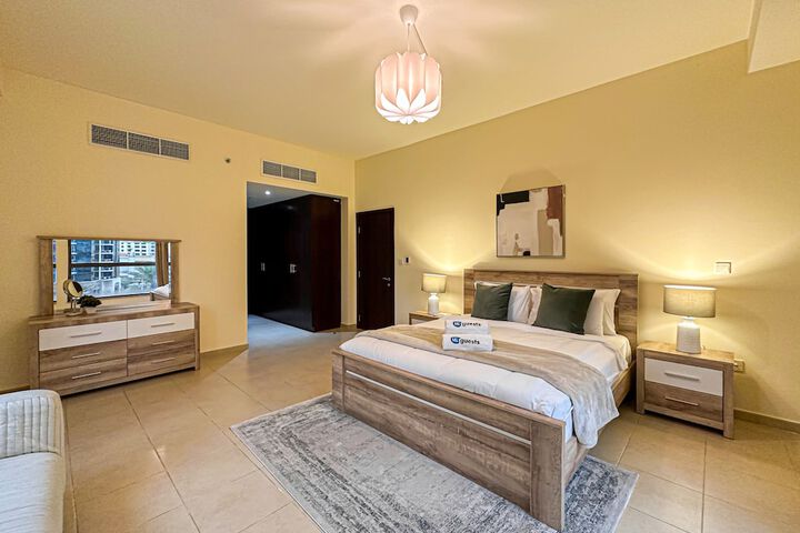 Room 15 of 53