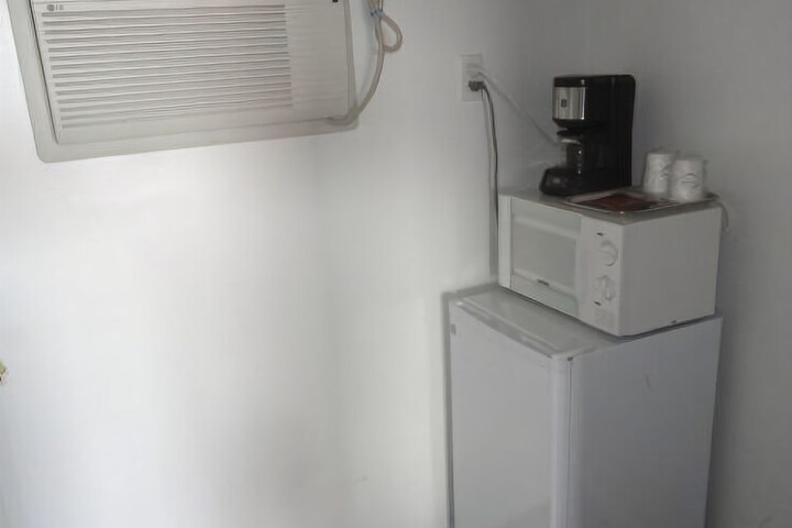 Room 9 of 24