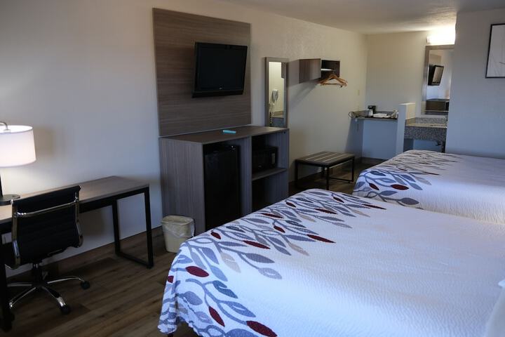 Superior 2 Queen Beds (8 of 8)