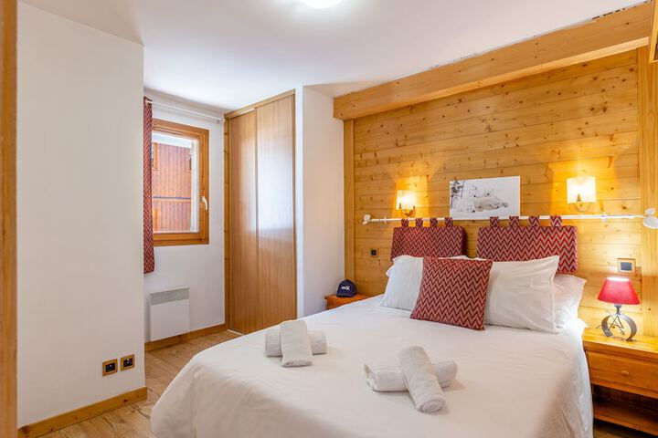 Room 3 of 53