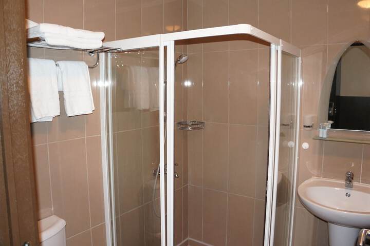 Room 15 of 23