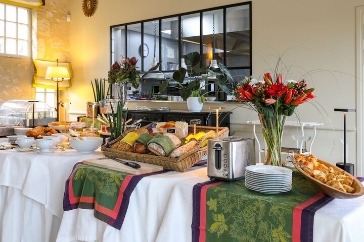 Dining 59 of 75