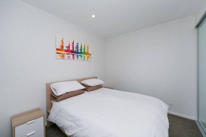 Room 2 of 8