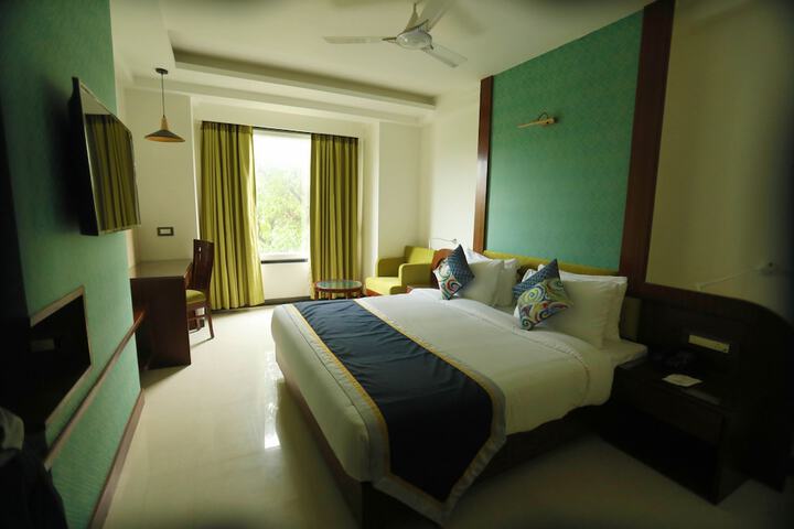Room 9 of 29