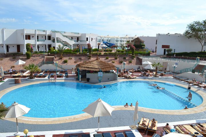 Pool 20 of 50