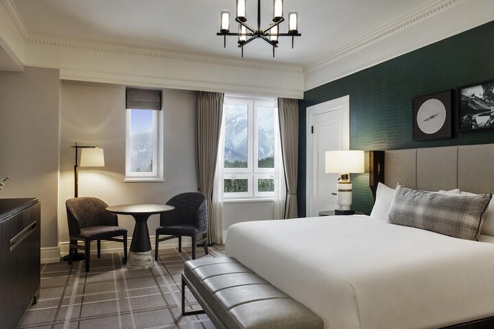 Room 40 of 299