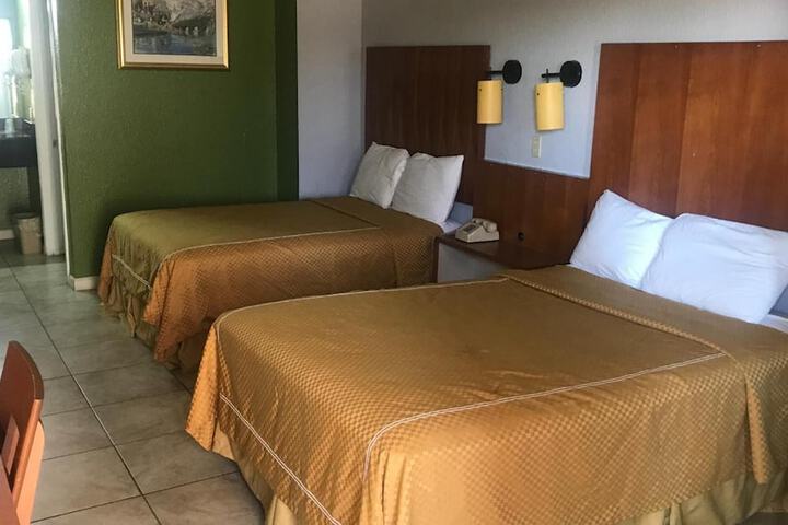 Room 10 of 30