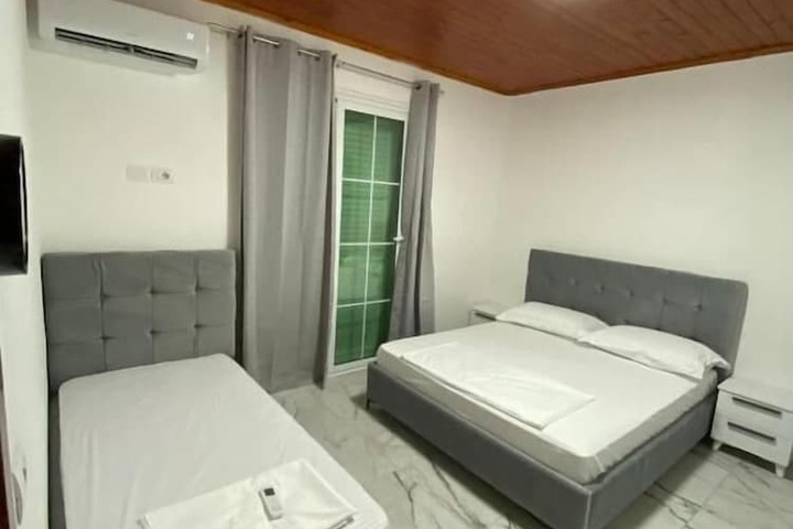 Room 13 of 62