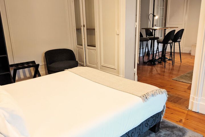 Room 13 of 40
