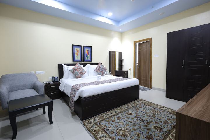 Room 12 of 41