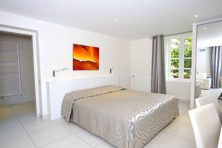 Room 12 of 54
