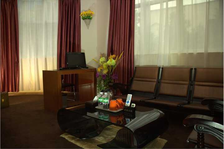 Room 17 of 18
