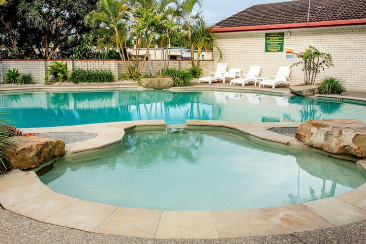 Pool 93 of 132