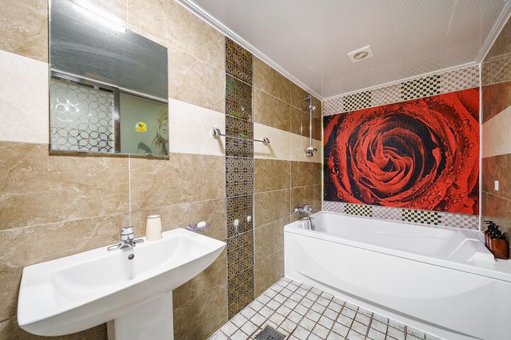 Room 13 of 14
