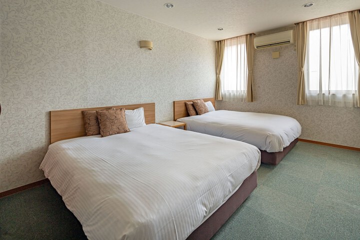 Room 16 of 82