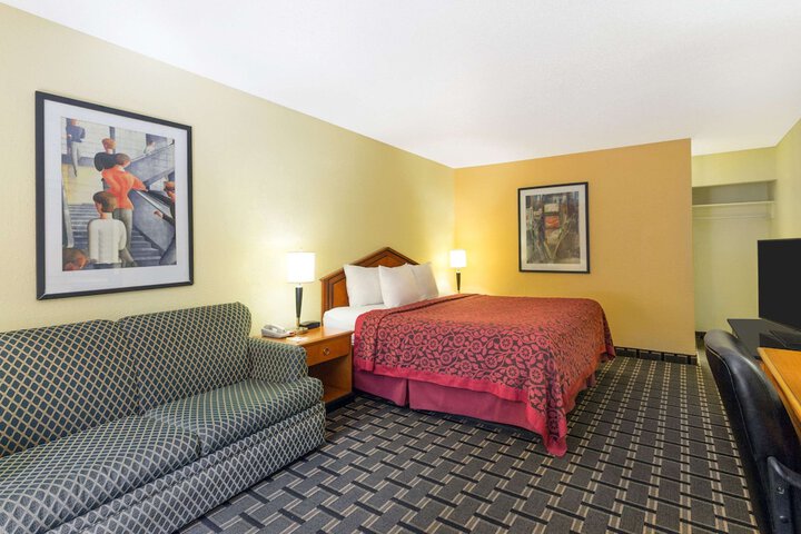 1 King Bed (8 of 11)