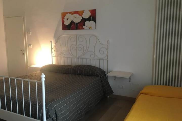 Room 4 of 5