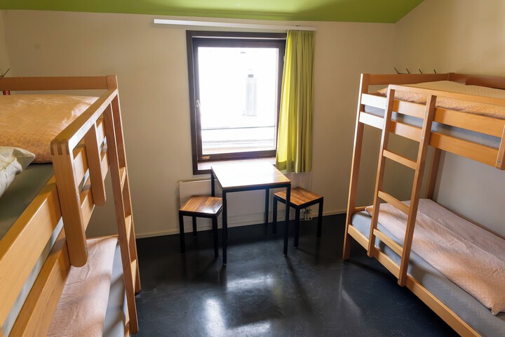 Room 13 of 39