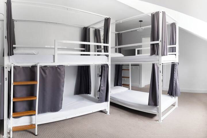 Room 44 of 75