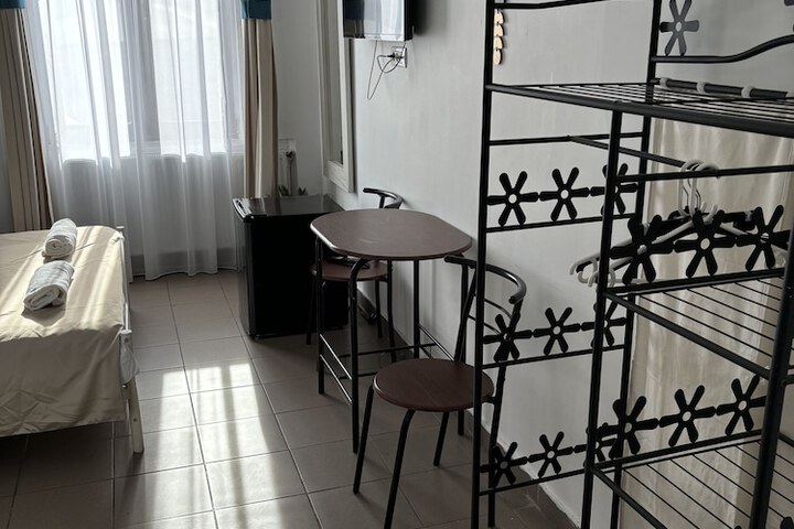 Room 27 of 109
