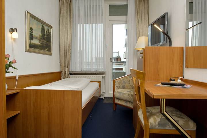 Room 10 of 41