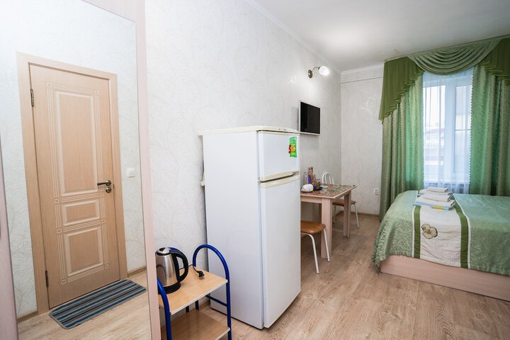 Room 8 of 34