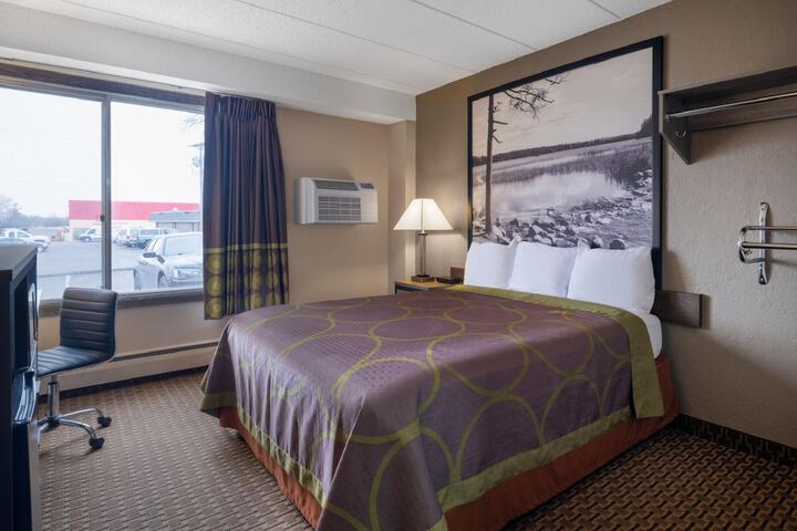 Room 15 of 35