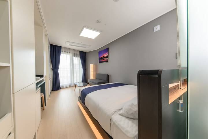 Room 8 of 78