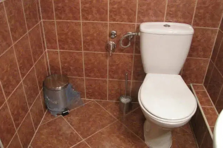 Room 6 of 15