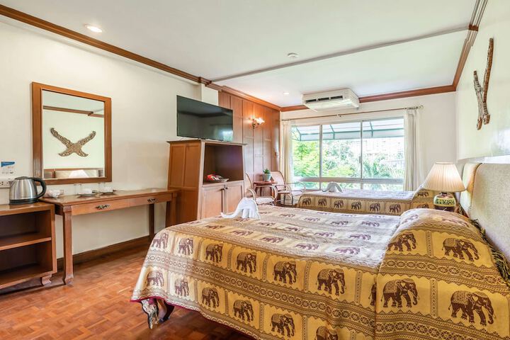 Room 6 of 39