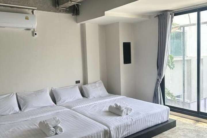 Room 7 of 34