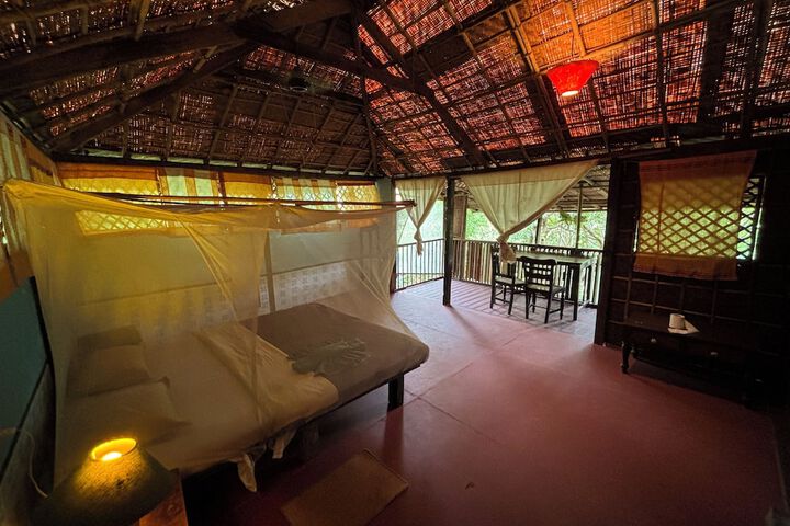 Room 6 of 85