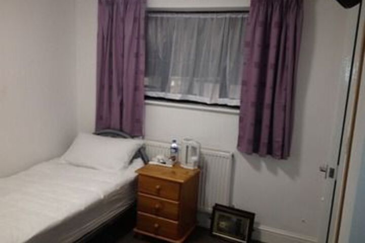Room 9 of 15