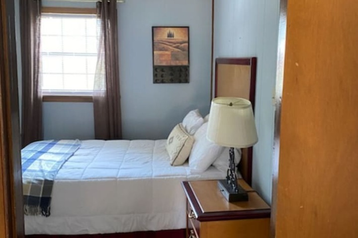 Room 14 of 83