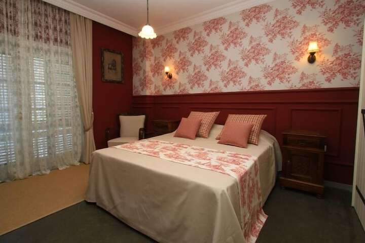 Room 24 of 118