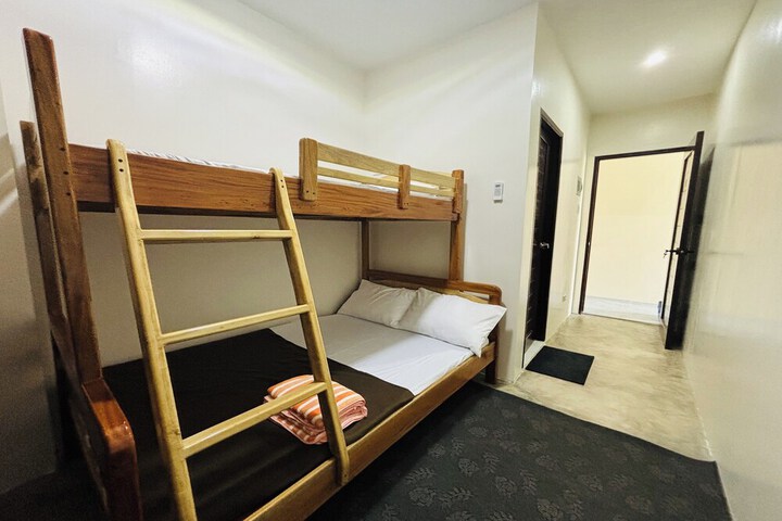 Room 10 of 34