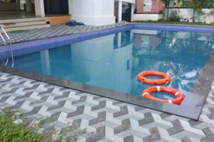 Pool 6 of 12