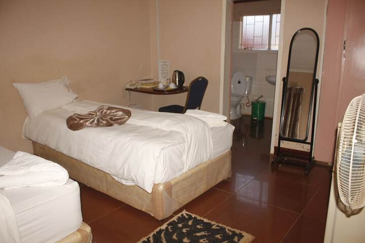 Room 5 of 21