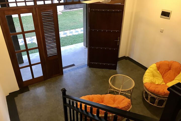 Room 10 of 18