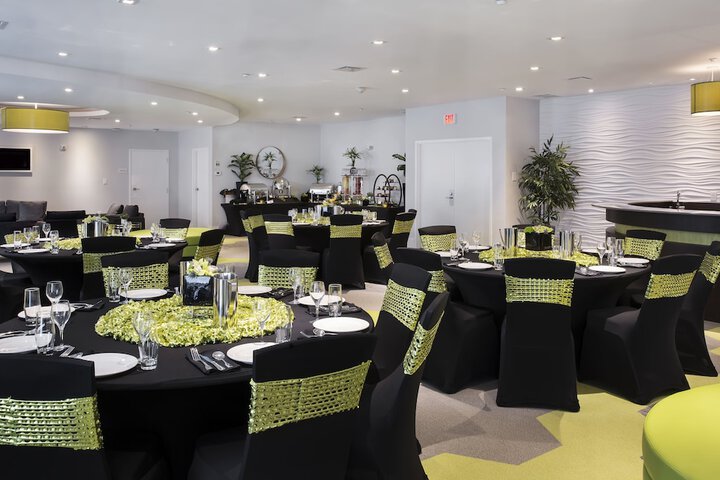 Ballroom/Hall 90 of 116