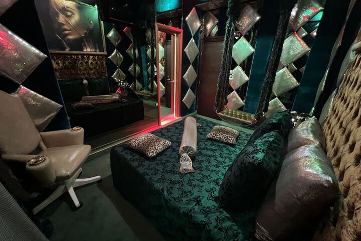 Room 5 of 96